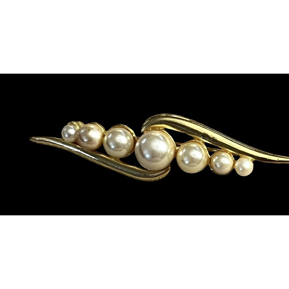 Vintage Gold Tone Brooch With Faux Pearls Elegant Design 2.5" Long Classic Jewel